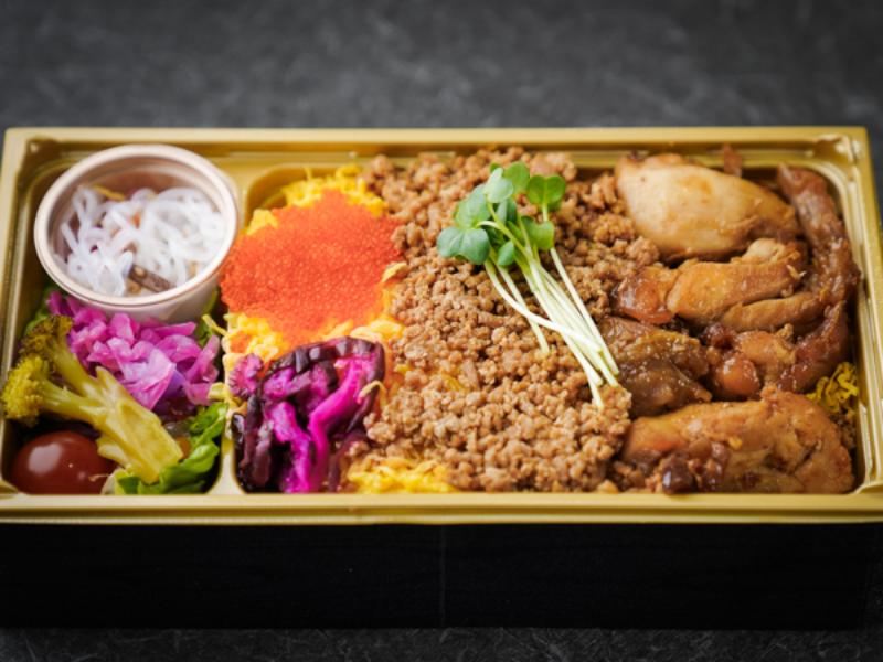 比内地鶏のそぼろ照焼き彩弁当