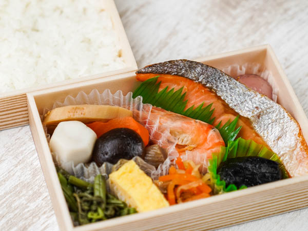 【小包】幕の内弁当 銀さけ塩焼き