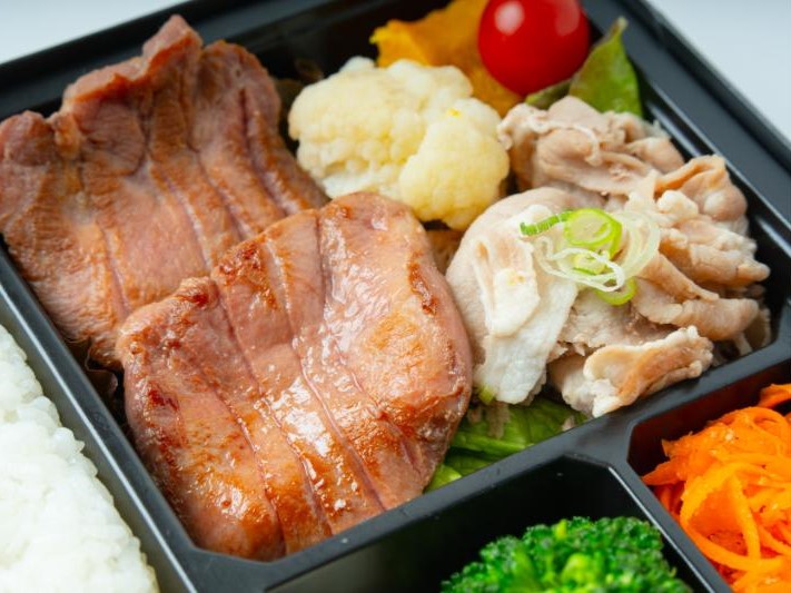 牛たん・豚しゃぶ弁当