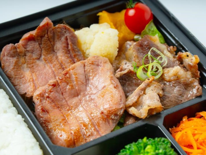 牛たん・カルビ焼き弁当