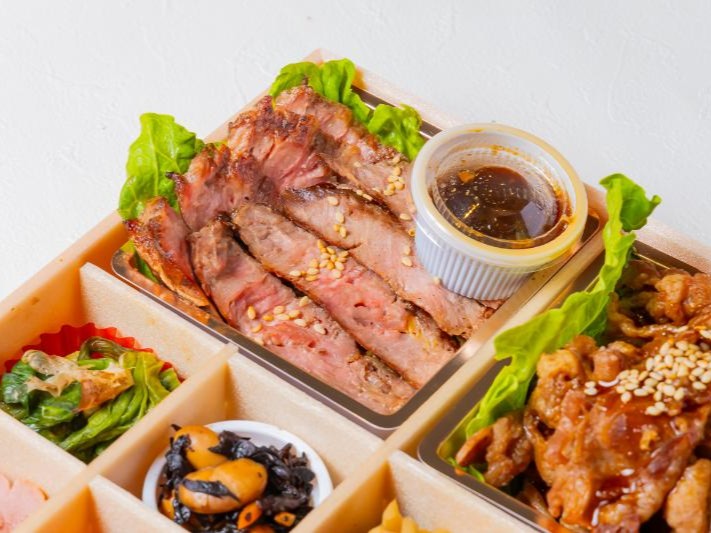 焼肉とステーキ鯛めし極上錦御膳