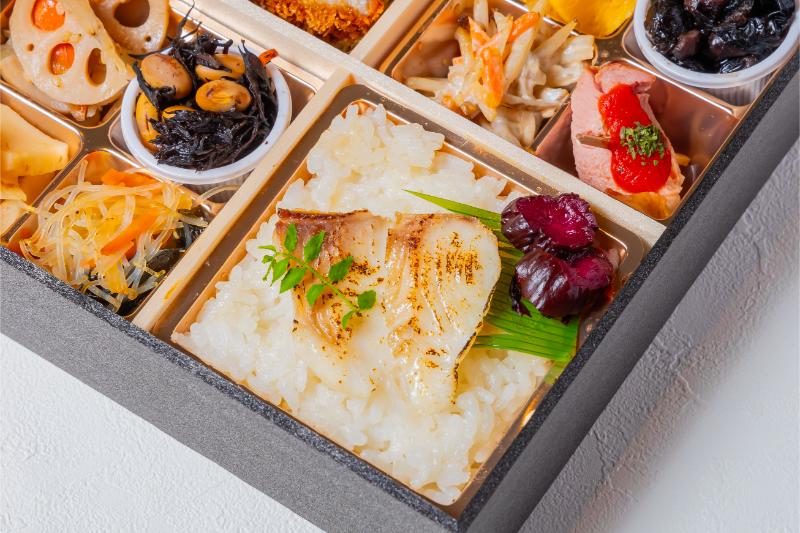 季節の副菜鯛めしとトンカツ和膳