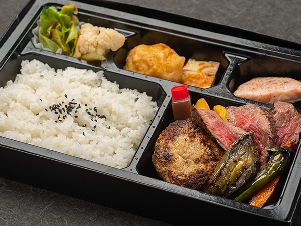【ECO容器】あか牛とどんぐりポークのハンバーグ＆熟成あか牛の薪焼きステーキ弁当弁当