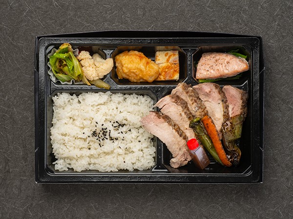 【ECO容器】どんぐりポークの薪焼きステーキ弁当