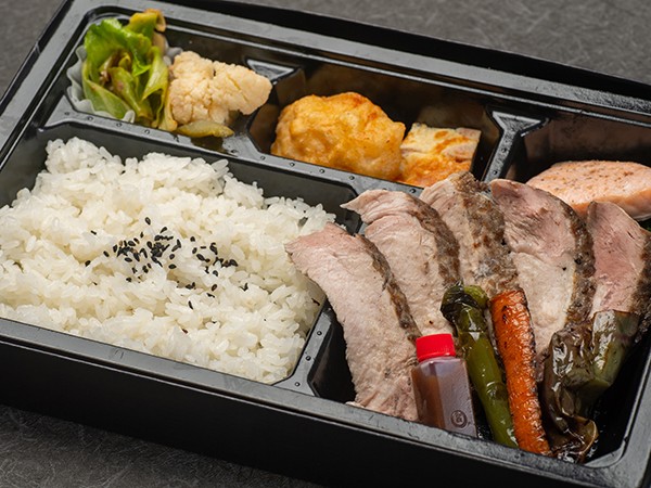 【ECO容器】どんぐりポークの薪焼きステーキ弁当