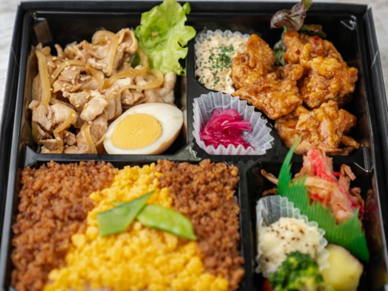 【Wメイン弁当】チキン南蛮と生姜焼き