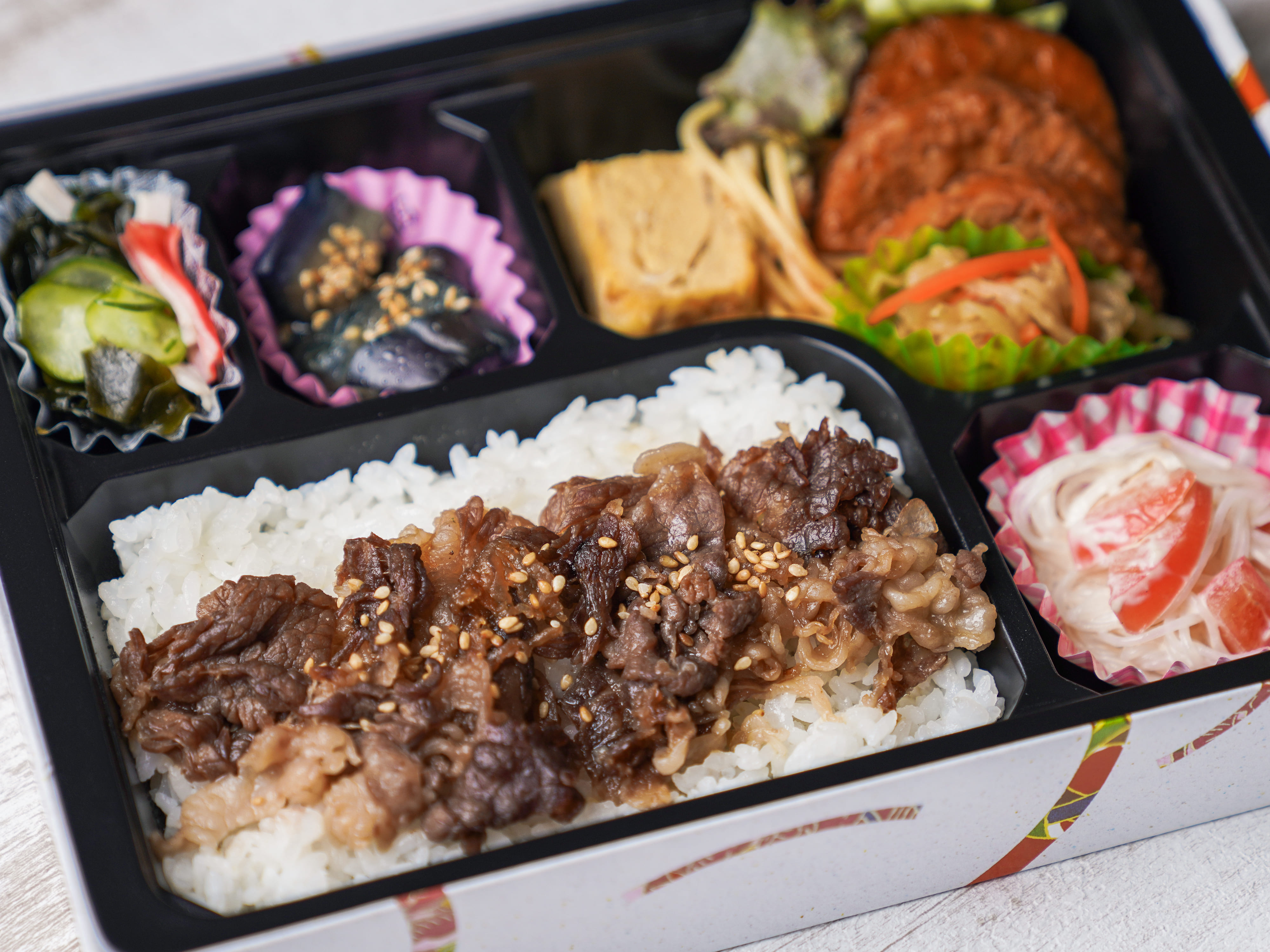 牛バラとハンバーグ弁当