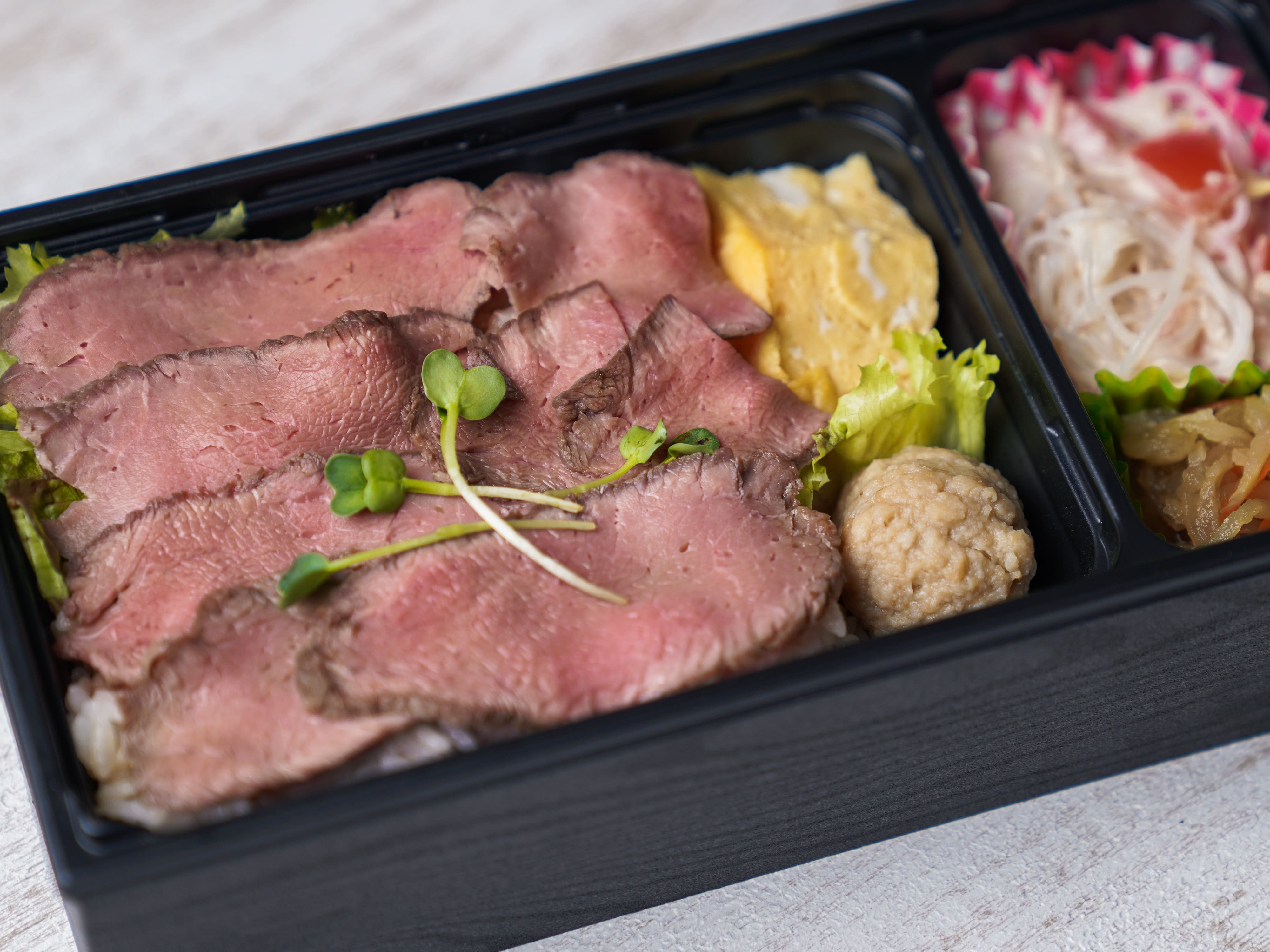 赤身ステーキ重