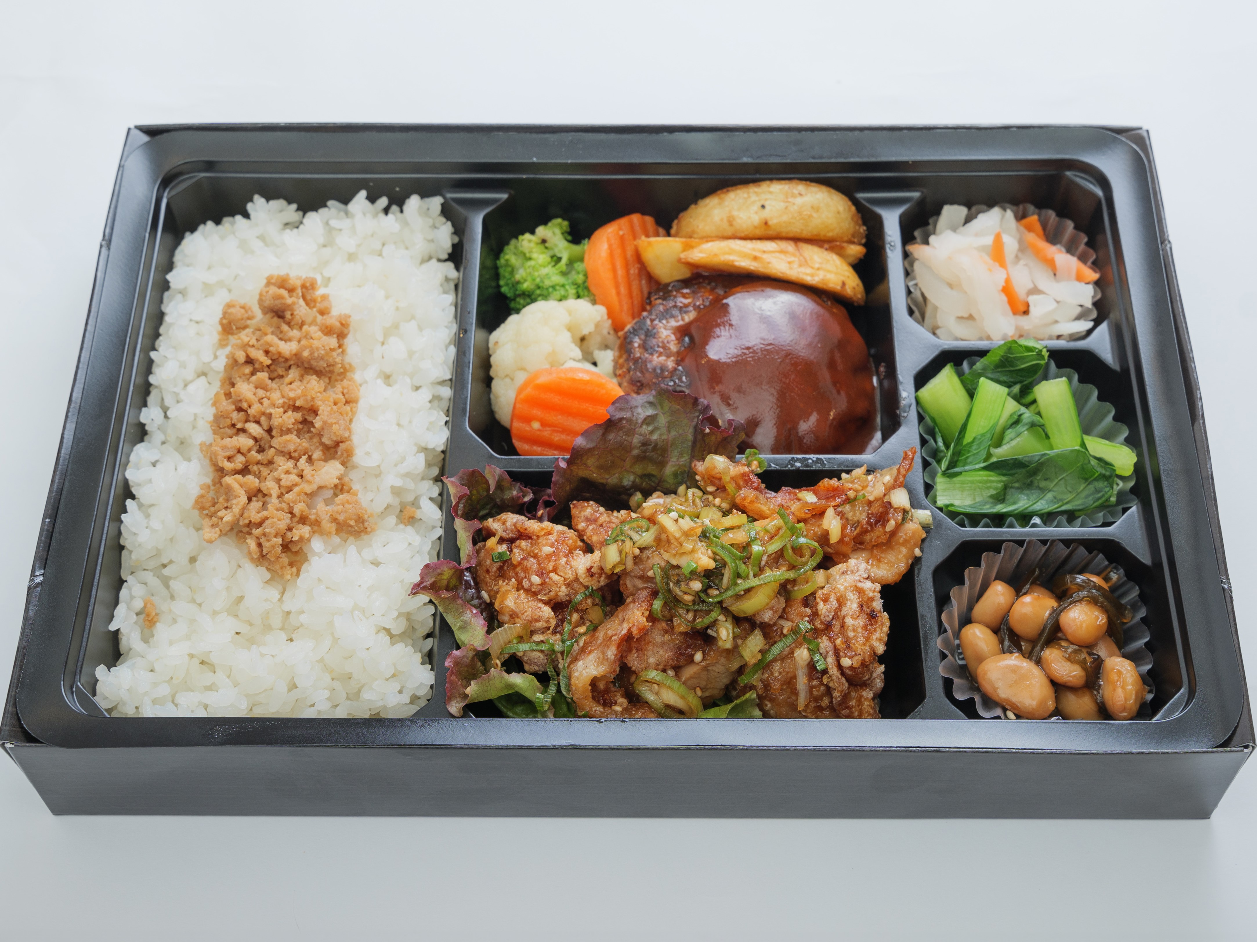 油淋鶏＆牛タンハンバーグ弁当