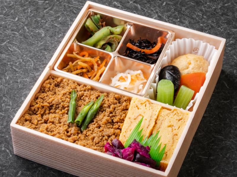 特選 鶏そぼろ弁当