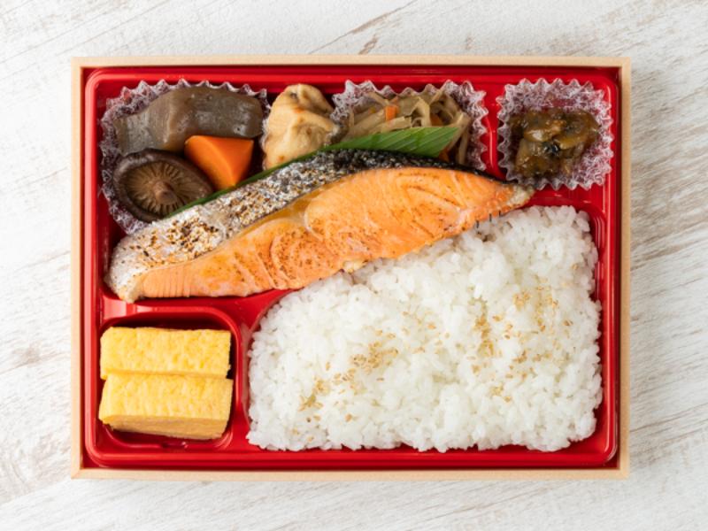 トロける炙り銀鮭の佃浅弁当