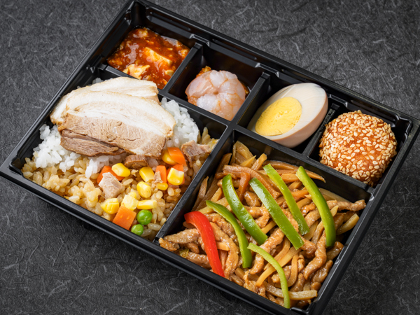 贅沢 青椒肉絲弁当