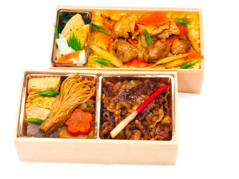 A5ランク神戸牛すき焼きと地鶏の五目飯二段御膳