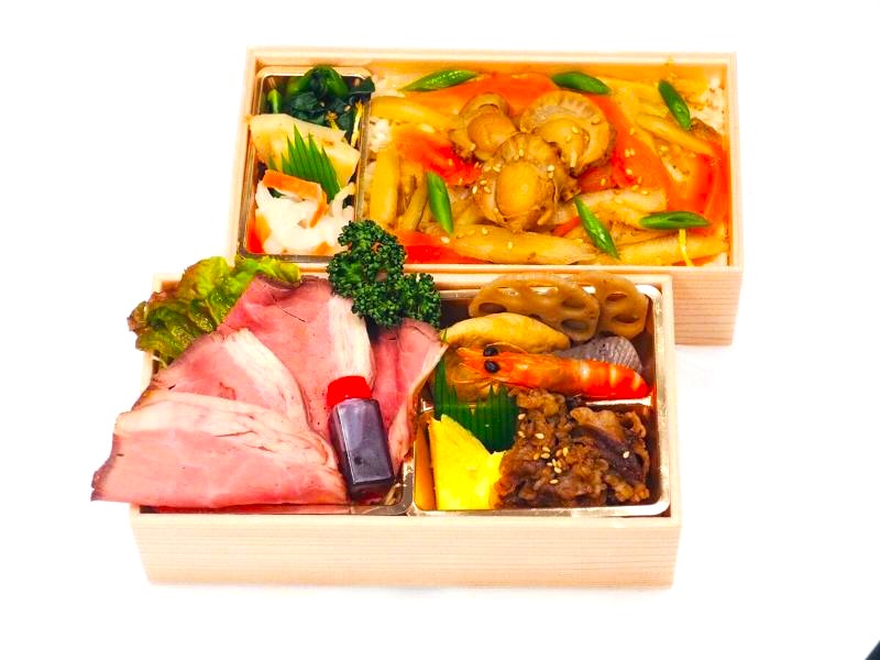 黒毛和牛ローストビーフと肉厚ホタテの五目飯二段御膳