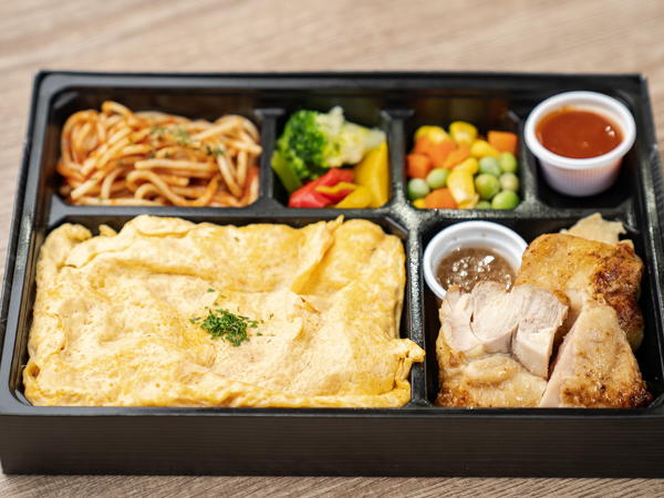 オムライスとチキングリル弁当