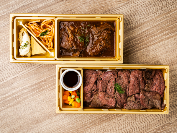 国産牛のステーキ丼とビーフシチューの2段重