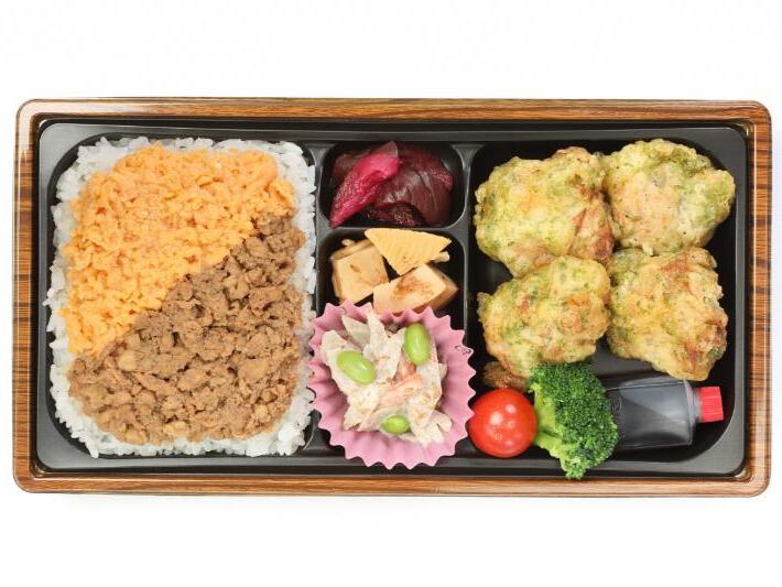 日向夏ポン酢で食べるとり天と親子そぼろ弁当