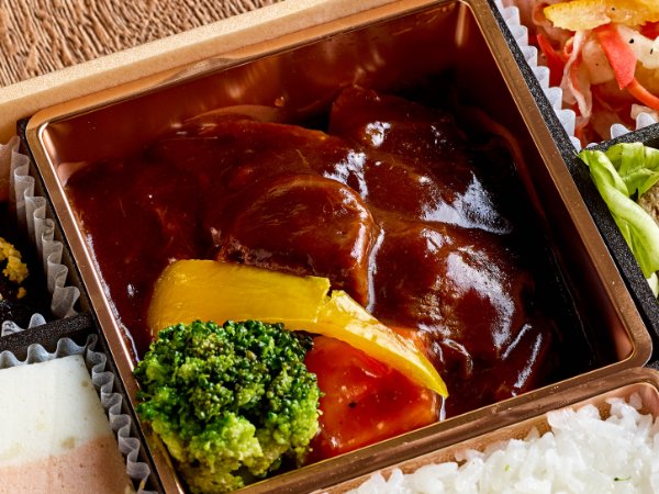 牛スネ肉デミグラス煮込み弁当