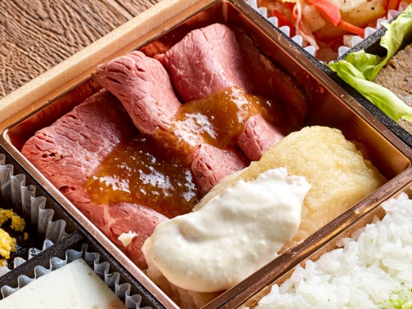 ローストビーフと白身魚ムニエル弁当