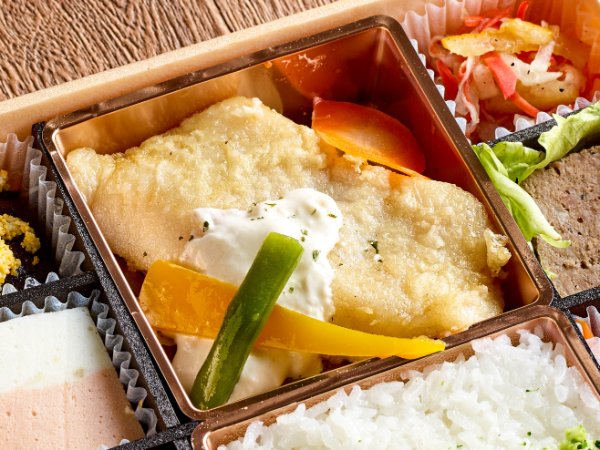 白身魚ムニエル弁当