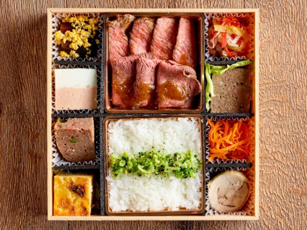 サーロインステーキとローストビーフ弁当