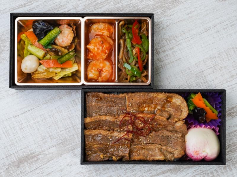【贅沢二段弁当】三元豚焼肉＆人気中華御膳（八）