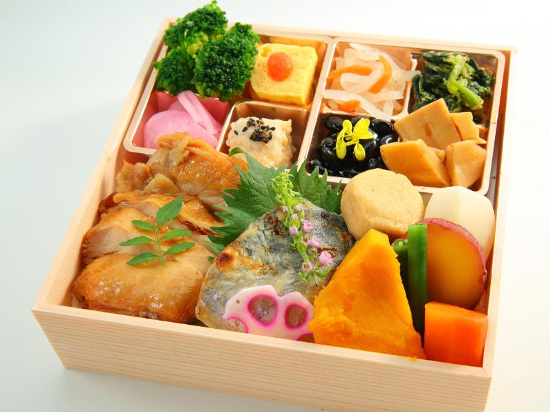 鶏すき焼きと鰆西京幕の内【20】