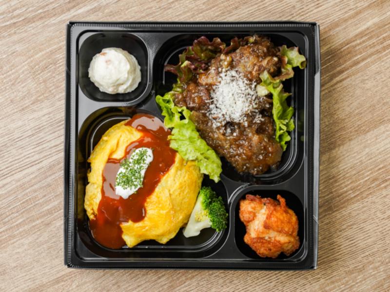 牛ホホ肉の赤ワイン煮オムライス