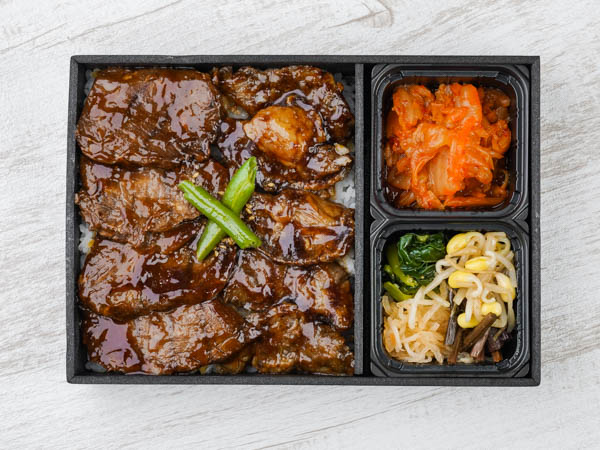 カルビとハラミのハーフ＆ハーフ弁当