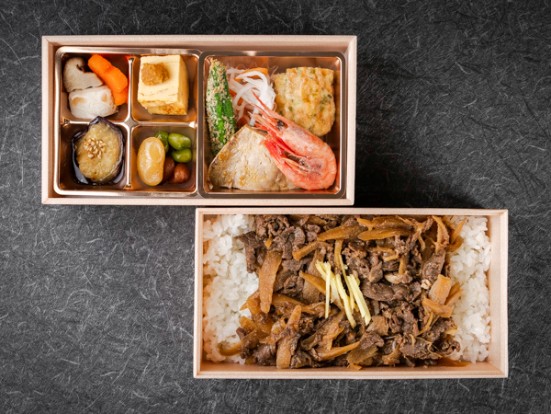 牛しぐれ煮重の二段懐石