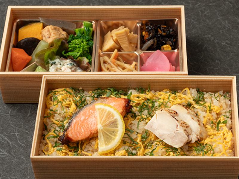 鶏と鮭の二重奏～鶏肉漬け焼きと鮭こうじ焼～