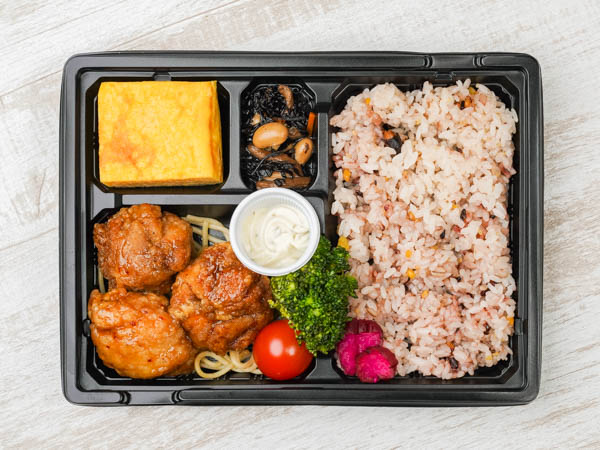 千人将弁当 ～鶏の南蛮と大きな玉子焼き～