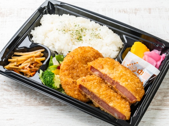 ハムカツとカニクリームコロッケ弁当