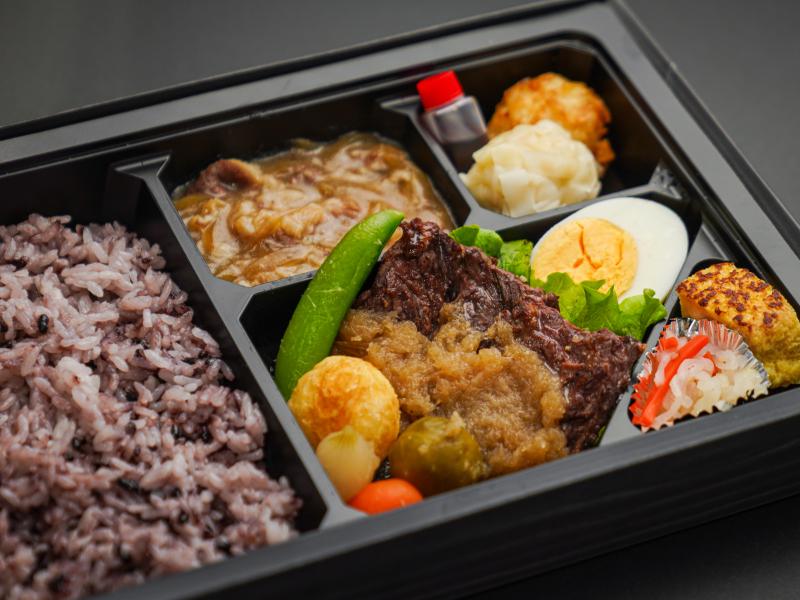 牛しぐれ煮と熟成サーロインの彩野菜弁当