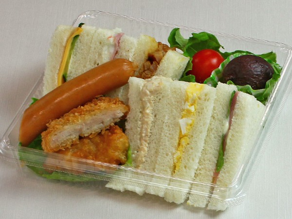 スクウェアランチ おかず入り