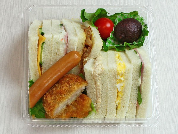 スクウェアランチ おかず入り