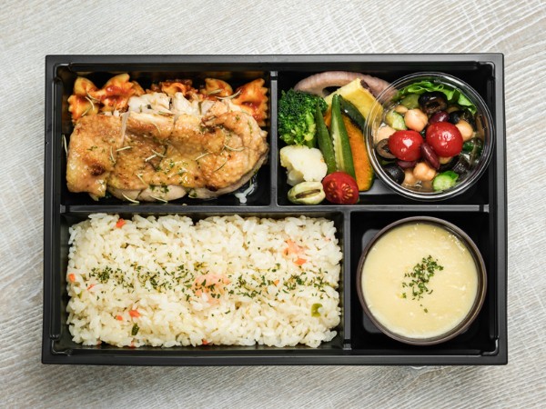 【スープ付き】チキンの香草焼き＆ダブルサラダ弁当