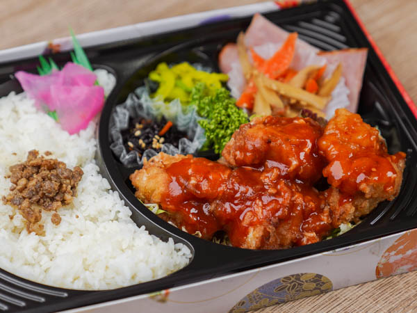 地鶏のチリソース弁当