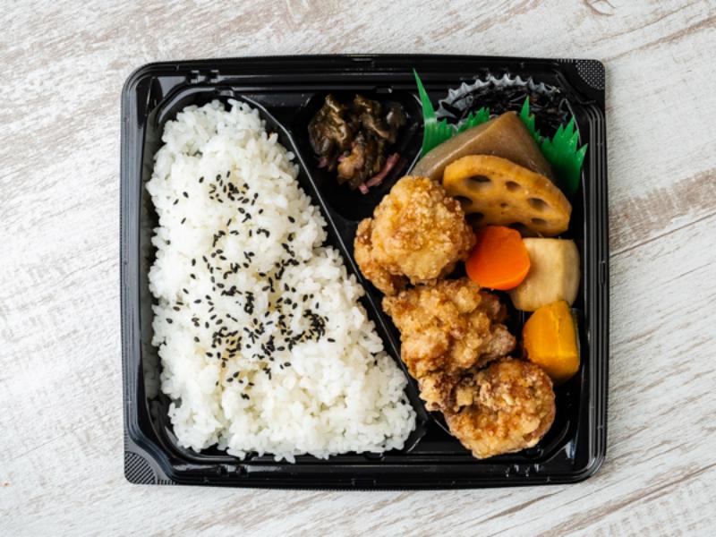 若鶏唐揚げと和惣菜のお弁当