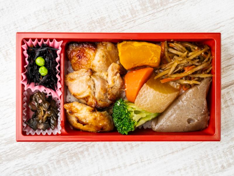 七色野菜の鶏肉重（ネギみそ焼き）