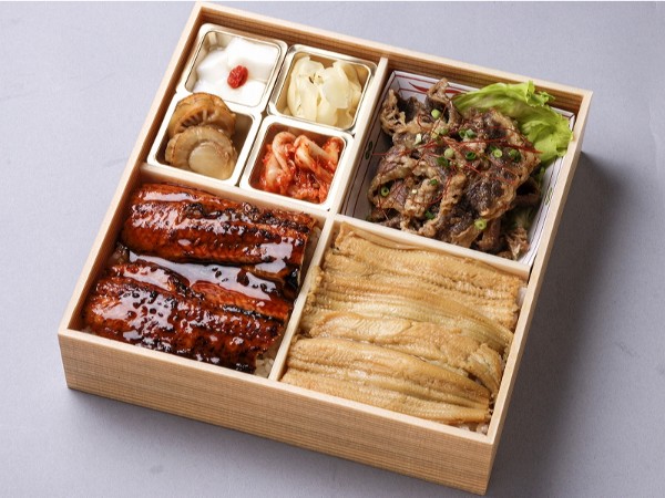 鰻と穴子の牛カルビのスタミナ満点弁当