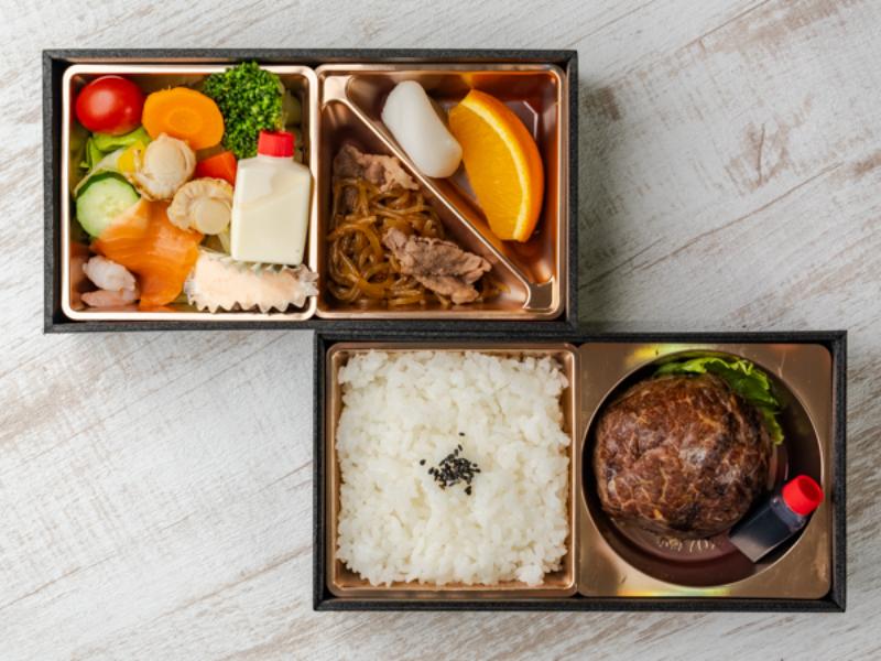 常陸牛ハンバーグとシーフードサラダの海山弁当