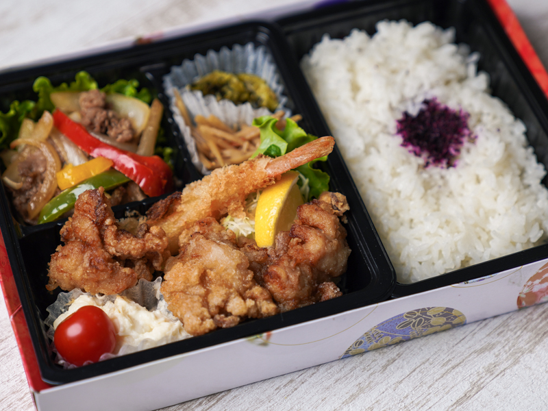 鶏の唐揚げ＆牛焼肉膳