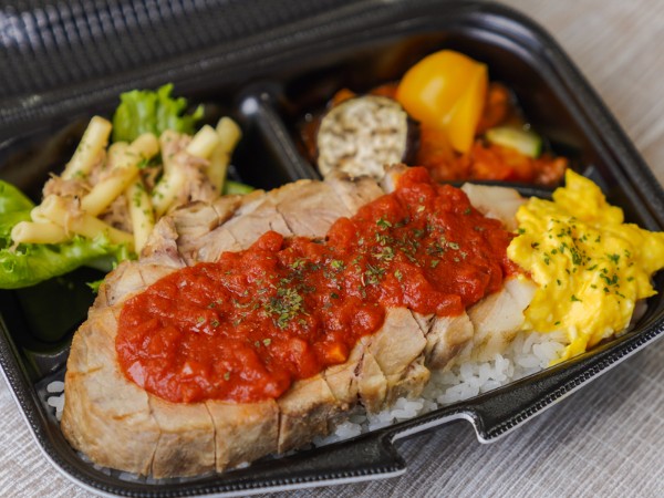 【選べるソース】炭火焼き厚切り豚肩ロースステーキ弁当