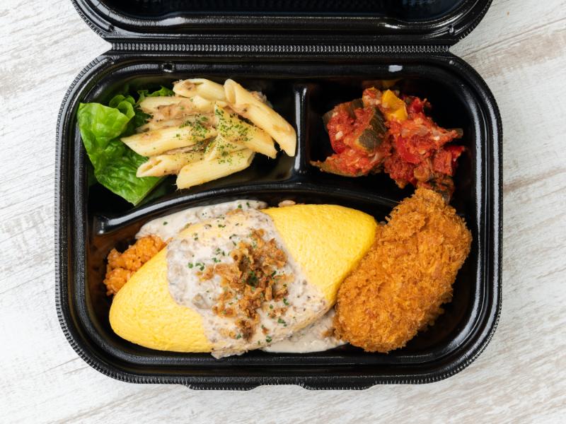 濃厚半熟オムライス＆カニクリームコロッケ～ポルチーニクリームソース～