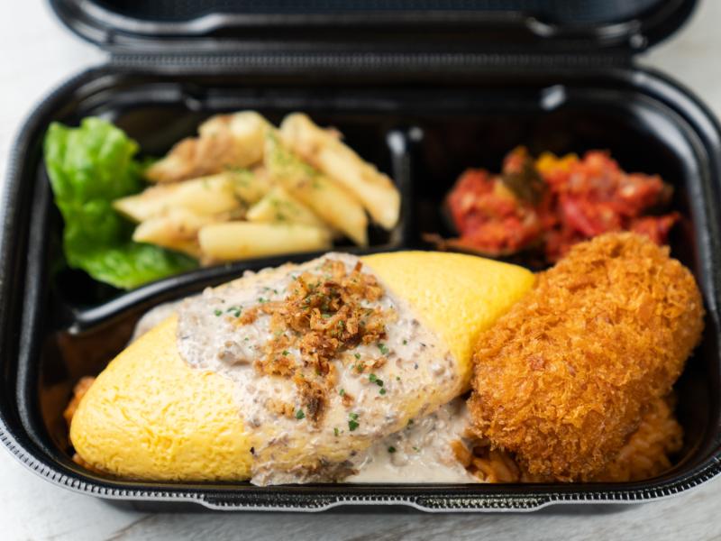 濃厚半熟オムライス＆カニクリームコロッケ～ポルチーニクリームソース～