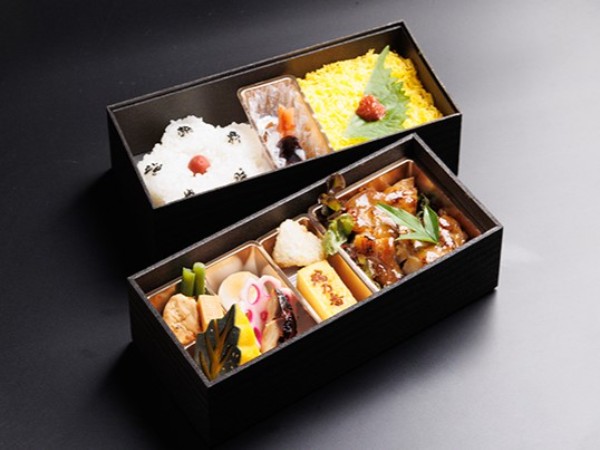 極味噌の香ばしい鶏の西京味噌焼き二段懐石御膳