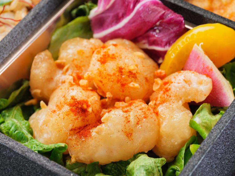 【お弁当デリ特別価格】麒麟～特製炒飯と油淋鶏と濃厚海老マヨネーズ～