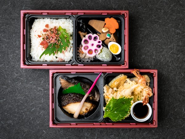 お魚2種と季節の天ぷら二段重