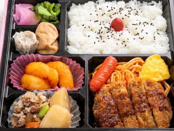 ジューシーグリルチキンと海老チリと肉じゃが弁当